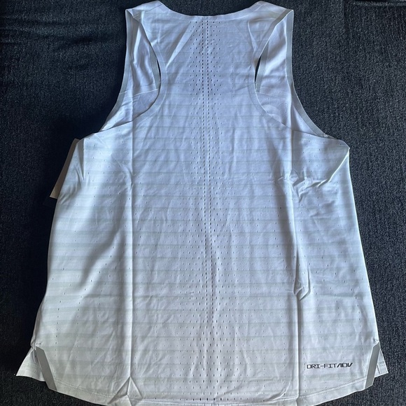 Nike Dri-Fit ADV AeroSwift Women’s NN Pro Running Singlet Size Medium - Picture 11 of 11